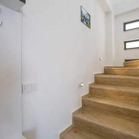 Villa Vista *